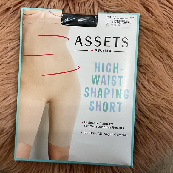ASSETS SPANX High Waist Shaping Short Black Size 1 NWT - Picture 1 of 7
